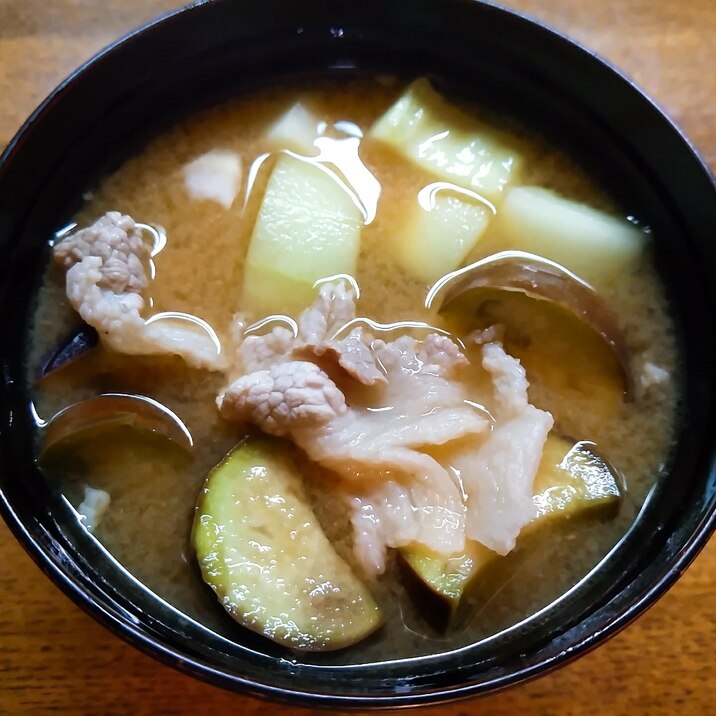 瓜と茄子と豚肉の味噌汁